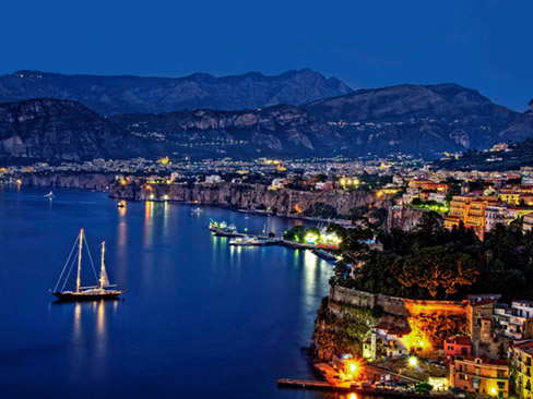 Pick up from Naples Airport / Train Station and Transfer to Sorrento