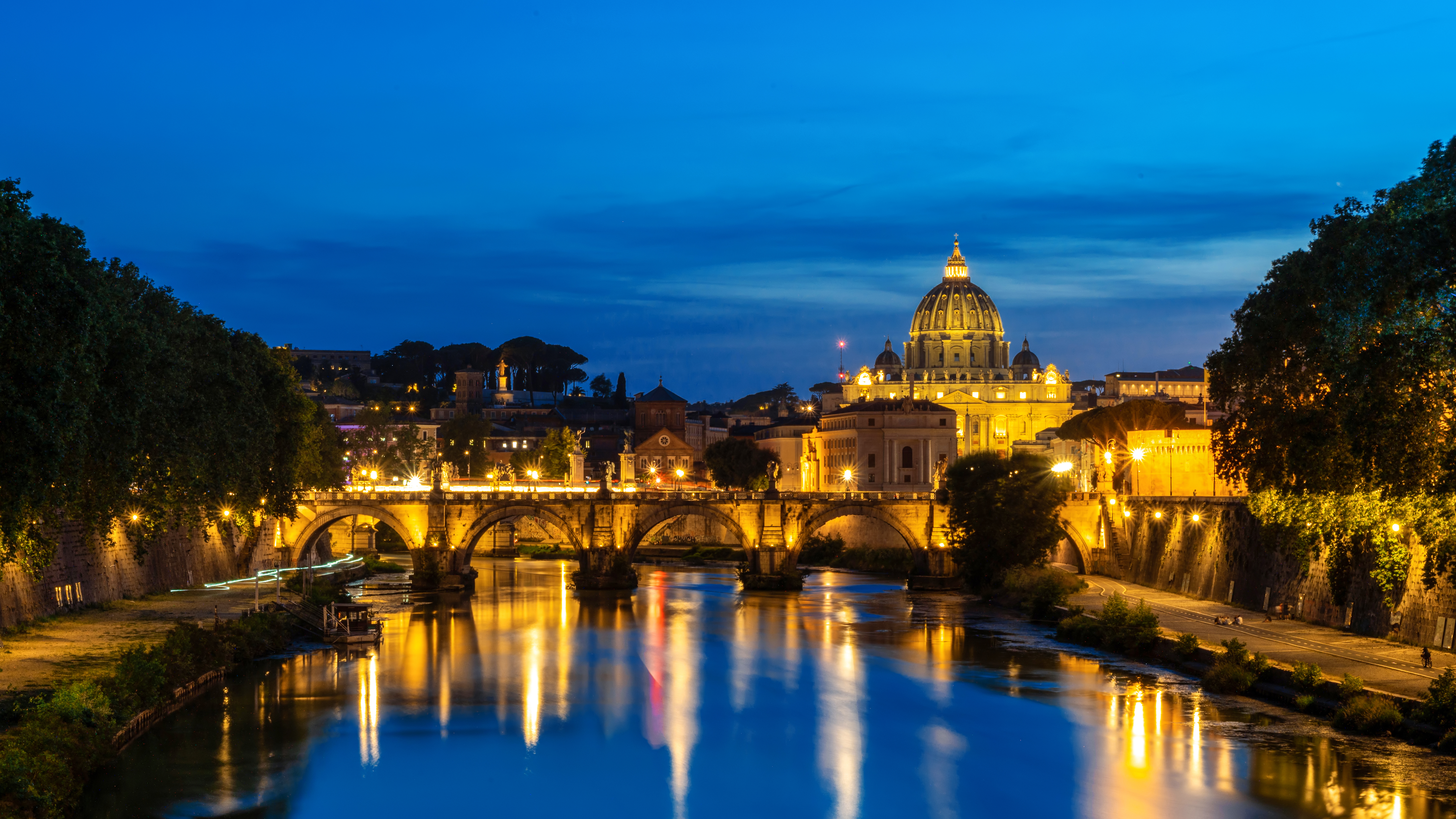 Through the lights of Rome on a Golf Cart